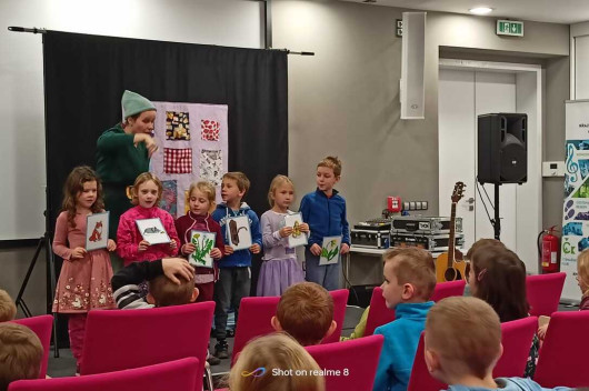 Hudební představení v knihovně