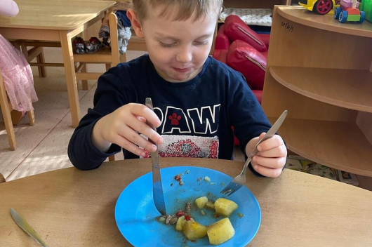 Učíme se jíst příborem